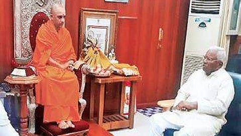 ನಿರ್ಮಲಾನಂದ ಸ್ವಾಮೀಜಿ ಭೇಟಿ ಮಾಡಿದ ಜಿ.ಎಸ್ ಬಸವರಾಜು