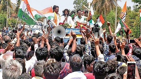 ಮಂಡ್ಯದಲ್ಲಿ ಯಶ್ ಪ್ರಚಾರದ ಒಂದು ದೃಶ್ಯ