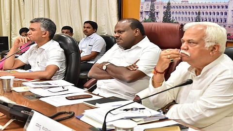 ಬರ ಪರಿಸ್ಥಿತಿ: ಗ್ರಾಮಗಳಿಗೆ ಕಡ್ಡಾಯ ಭೇಟಿ ನೀಡಲು ಜಿಲ್ಲಾಧಿಕಾರಿ, ಜಿ.ಪಂ ಸಿಇಒಗಳಿಗೆ ಮುಖ್ಯಮಂತ್ರಿ ಸೂಚನೆ