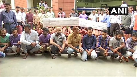 ಬೆಂಗಳೂರು ಪೋಲೀಸರ ಭರ್ಜರಿ ಬೇಟೆ! ರಕ್ತಚಂದನ ಕಳ್ಳಸಾಗಣೆದಾರರ ಗ್ಯಾಂಗ್ ಸೆರೆ, 3 ಕೋಟಿ ರು. ಮಾಲು ವಶ