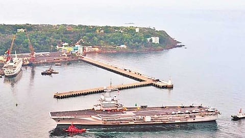 ಗೋವಾ ಬಂದರು ಪ್ರವೇಶಿಸಿದ ಎಫ್ಎನ್ಎಸ್ ಚಾರ್ಲ್ಸ್