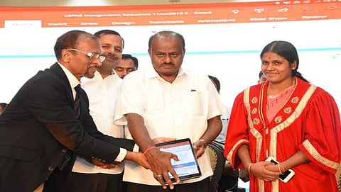 ದೇಶದಲ್ಲೇ ಮೊದಲು!  ಕಟ್ಟಡಗಳ ನಕ್ಷೆ ಅನುಮೋದನೆಗೆ ಆನ್‍ಲೈನ್, ಭೂಮಿ ಜಾಲತಾಣಕ್ಕೆ ಸಿಎಂ ಚಾಲನೆ