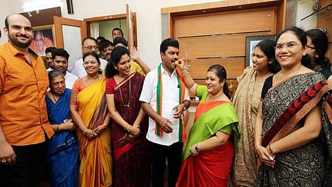 ಕುಟುಂಬದ ಸದಸ್ಯರ ಜೊತೆ ರಾಘವೇಂದ್ರ