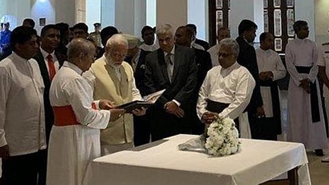 ಬಾಂಬ್ ಸ್ಫೋಟ ಸಂಭವಿಸಿದ ಕೊಲಂಬೊ ಚರ್ಚ್ ಗೆ ಪ್ರಧಾನಿ ನರೇಂದ್ರ ಮೋದಿ ಭೇಟಿ