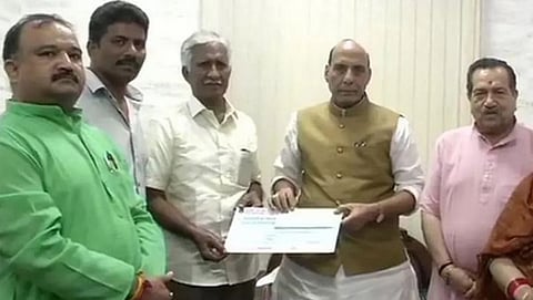 ಕೇಂದ್ರ ರಕ್ಷಣಾ ಇಲಾಖೆಗೆ ದೇಣಿಗೆ ನೀಡಿದ ನಿವೃತ್ತ ಯೋಧ ಸಿಬಿಆರ್ ಪ್ರಸಾದ್