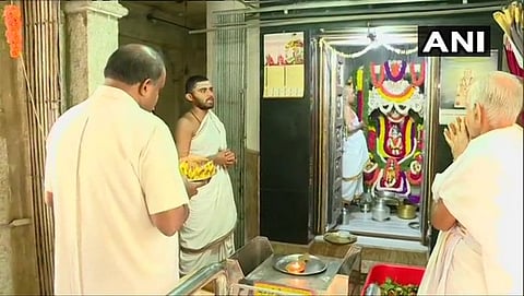 ಶಂಕರಪುರಂ ನ ಶೃಂಗೇರಿ ಮಠಕ್ಕೆ ಸಿಎಂ ಕುಮಾರಸ್ವಾಮಿ ಭೇಟಿ