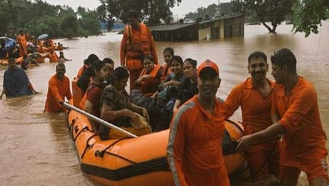 ಧಾರಾಕಾರ ಮಳೆಗೆ ನೀರು ತುಂಬಿಕೊಂಡಿರುವುದು