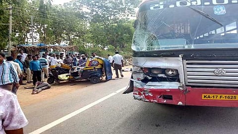 ತುಮಕೂರು: ಆಟೋ-ಕೆಎಸ್‌ಆರ್‌ಟಿಸಿ ಬಸ್ ಡಿಕ್ಕಿ, ನಾಲ್ವರು ಸಾವು