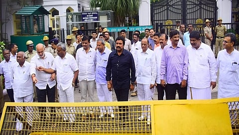 ರಾಜೀನಾಮೆ ಸಲ್ಲಿಸಿದ ಶಾಸಕರು