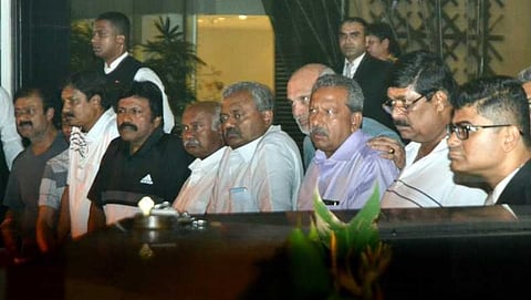 ಅತೃಪ್ತ ಶಾಸಕರು