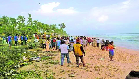 Three of family drown in sea in Maharashtra's Sindhudurg during picnic; four missing