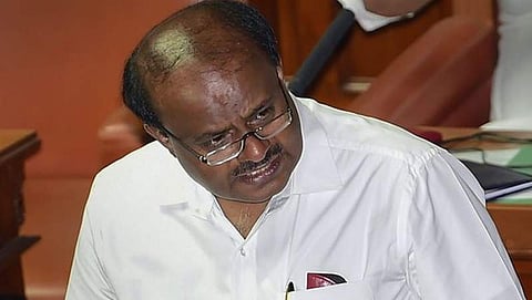 ಅನಾರೋಗ್ಯದ ನಡುವೆಯೂ ನೆರೆ ಪೀಡಿತ ಪ್ರದೇಶಗಳಿಗೆ ಎಚ್ ಡಿ ಕುಮಾರಸ್ವಾಮಿ ಭೇಟಿ