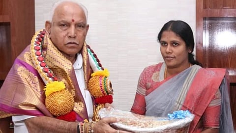 ಯಡಿಯೂರಪ್ಪ ಭೇಟಿ ಮಾಡಿದ ಮೇಯರ್ ಗಂಗಾಂಬಿಕೆ