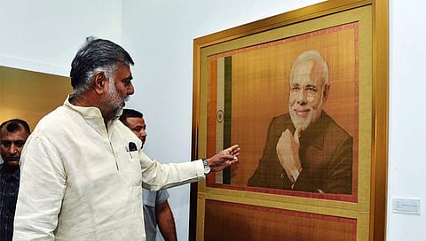 ಕೇಂದ್ರ ಸಚಿವರಿಂದ ಪ್ರಧಾನಿ ಮೋದಿ ಅವರ ಉಡುಗೊರೆಗಳ ಹರಾಜಿಗೆ ಚಾಲನೆ