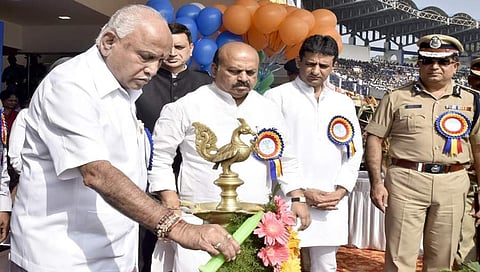 ಮುಖ್ಯಮಂತ್ರಿ ಯಡಿಯೂರಪ್ಪ ವರು, ಸಾರಿಗೆ ಇಲಾಖೆ ಹಾಗೂ ಸಂಚಾರಿ ಪೊಲೀಸ್ ವತಿಯಿಂದ ಆಯೋಜಿಸಿದ್ದ ರಾಷ್ಟ್ರೀಯ ರಸ್ತೆ ಸುರಕ್ಷತಾ ಸಪ್ತಾಹವನ್ನು ಉದ್ಘಾಟಿಸಿದರು.