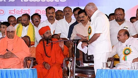 ಮುಖ್ಯಮಂತ್ರಿಗೆ ಶ್ರೀಗಳ ಬೆದರಿಕೆ