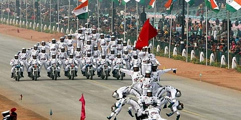 ಗಣರಾಜ್ಯ: ಮೊದಲ ಭಾರಿಗೆ ಮಹಿಳಾ  ತಂಡದಿಂದ ಬೈಕ್ ಸಾಹಸ