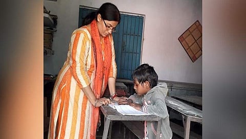 ಶಿಕ್ಷಕಿ ಪ್ರಿಯಾಂಕಾ ಕುಮಾರಿ, ವಿದ್ಯಾರ್ಥಿ ಜಾನ್ವಿ