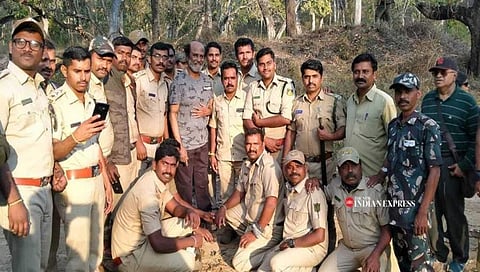 ಬಂಡೀಪುರ ಉದ್ಯಾನವನದಲ್ಲಿ ಅರಣ್ಯ ಇಲಾಖೆ ಸಿಬ್ಬಂದಿಯೊಂದಿಗೆ ಸೂಪರ್ ಸ್ಟಾರ್ ರಜನಿಕಾಂತ್