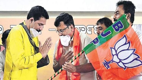 ಶಿರಾದಲ್ಲಿ ರಾಜೇಶ್ ಗೌಡ ಬಿಜೆಪಿಗೆ ಸೇರಿದ್ದ ಸಂದರ್ಭ