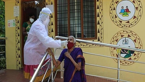 ಕೋವಿಡ್-19: ಮನೆಯಲ್ಲೇ 'ಬಂಧಿ'ಯಾದ ಹಿರಿಯರಿಗೆ ಬಿದ್ದು ಮೂಳೆ ಮುರಿದುಕೊಳ್ಳುವ ಅಪಾಯ ಹೆಚ್ಚು