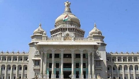 ಕೋವಿಡ್ ನಿಯಂತ್ರಣಕ್ಕೆ ಆದ್ಯತೆ; ಮುಷ್ಕರ ನಡೆಸುವಂತಿಲ್ಲ, ಗುತ್ತಿಗೆ ನೌಕರರಿಗೂ ಅನ್ವಯ: ಸರ್ಕಾರಿ ಆದೇಶ ಜಾರಿ