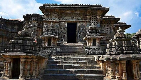 ಪ್ರಸಿದ್ಧ ಹೊಯ್ಸಳೇಶ್ವರ ದೇವಾಲಯ