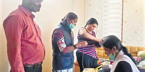 ಸುಧಾ ಮನೆಯಲ್ಲಿ ಎಸಿಬಿ ಅಧಿಕಾರಿಗಳು