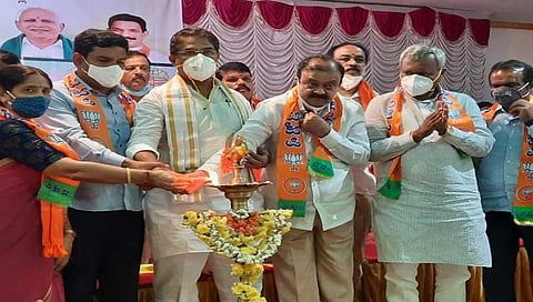 ಯಡಿಯೂರಪ್ಪ ಬೆಂಬಲಕ್ಕೆ ಹಿರಿಯ ನಾಯಕರು