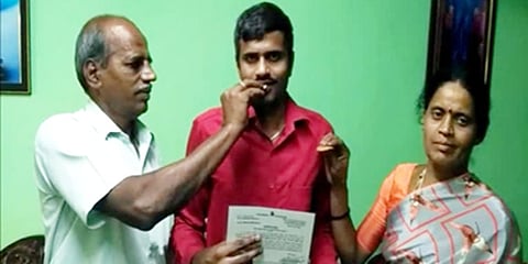 ಪಿಎಚ್ ಡಿ ಪಡೆದ ಮನುಕುಮಾರ್