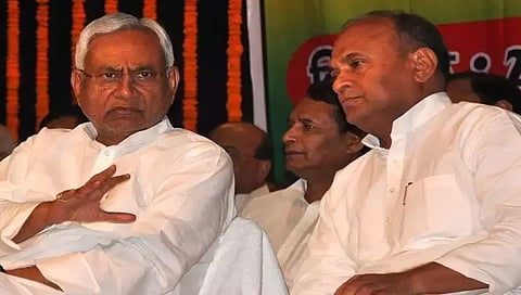 ನಿತೀಶ್-ಆರ್ ಸಿಪಿ ಸಿಂಗ್