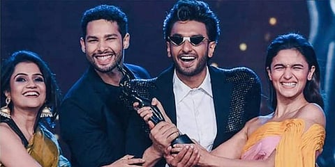 ಫಿಲ್ಮ್‌ಫೇರ್ ಪ್ರಶಸ್ತಿ ಬಾಚಿಕೊಂಡ ಗಲ್ಲಿ ಬಾಯ್, ರಣವೀರ್, ಆಲಿಯಾಗೆ ಗರಿ