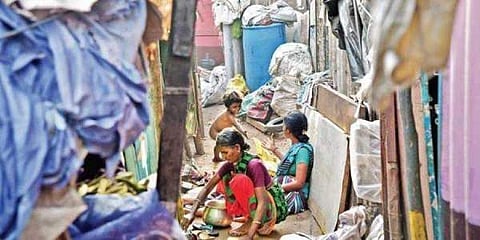 'ನಮಸ್ತೆ ಟ್ರಂಪ್': ಜಾಗ ಖಾಲಿ ಮಾಡುವಂತೆ ಸ್ಟೇಡಿಯಂ ಬಳಿಯಿದ್ದ 45 ಕುಟುಂಬಗಳಿಗೆ ನೋಟಿಸ್ ಜಾರಿ