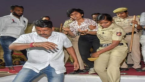 ಅಮೂಲ್ಯ ಲಿಯೋನಾ ಬಂಧನ