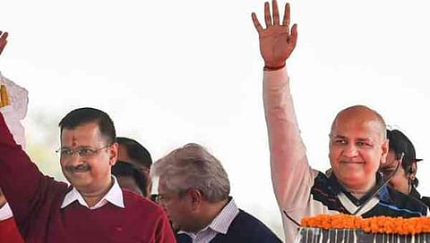 ದೆಹಲಿ ಮುಖ್ಯಮಂತ್ರಿ ಅರವಿಂದ ಕೇಜ್ರಿವಾಲ್ ಹಾಗೂ ಉಪ ಮುಖ್ಯಮಂತ್ರಿ ಮನೀಶ್ ಸಿಸೋಡಿಯಾ