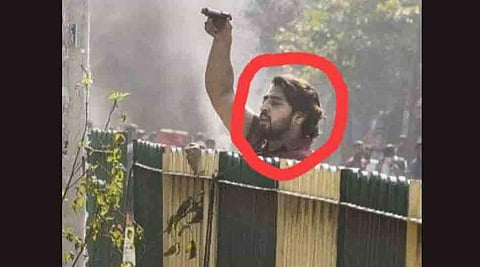 ದೆಹಲಿ ಹಿಂಸಾಚಾರ: ಪಿಸ್ತೂಲ್ ಹಿಡಿದು ಪೊಲೀಸರತ್ತ ಗುಂಡು ಹಾರಿಸಿದ್ದ ಆರೋಪಿ ಗುರುತು ಪತ್ತೆ