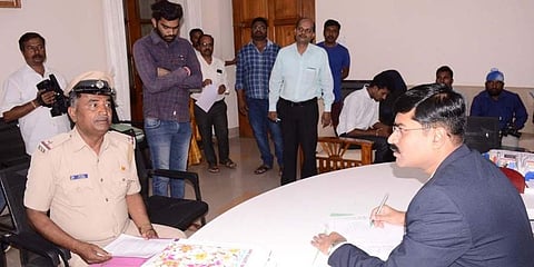 ಜಿಲ್ಲಾಧಿಕಾರಿಯಿಂದ ರೌಡಿಗಳ ವಿಚಾರಣೆ