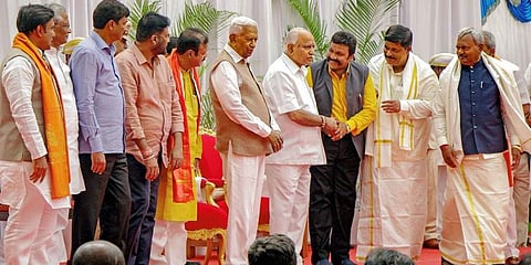 ನೂತನ ಸಚಿವರೊಂದಿಗೆ ಸಿಎಂ ಹಾಗೂ ರಾಜ್ಯಪಾಲರು