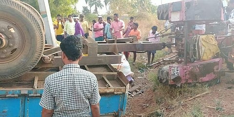 ಅಪಘಾತಕ್ಕಿಡಾದ ಟ್ರಾಕ್ಟರ್