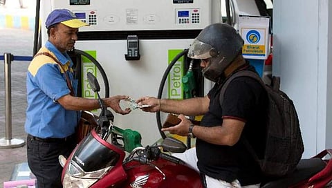 ಪೆಟ್ರೋಲ್ ಡೀಸೆಲ್ ದರ ಇಳಿಕೆ