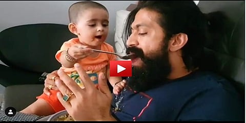 ಅಪ್ಪನಿಗೆ ಐರಾಳ ಸ್ಪೂನ್ ಫೀಡ್: ಮಗಳ ವಿಡಿಯೋ ಹಂಚಿಕೊಂಡ ನಟ ಯಶ್ 