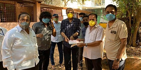 ನಿಖಿಲ್ ಕುಮಾರಸ್ವಾಮಿ ನೀಡಿದ ಚೆಕ್ ಗಳನ್ನು​ ಆಯಾ ವಿಭಾಗಗಳಿಗೆ ತಲಿಪಿಸಲಾಯಿತು.