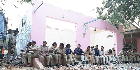ಅಕ್ರಮ ರೆಸಾರ್ಟ್ ಗಳ ತೆರವು