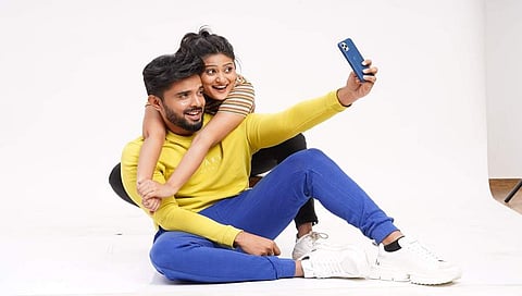 ಫ್ಯಾಮಿಲಿ ಪ್ಯಾಕ್ ಲಿಖಿತ್ ಶೆಟ್ಟಿ ಹಾಗೂ ಅಮೃತ ಅಯ್ಯಂಗಾರ್