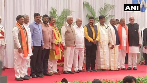 ರೆಬೆಲ್ ಸಚಿವರ ಪ್ರಮಾಣ ವಚನ(ಎಎನ್ ಐ ಚಿತ್ರ)