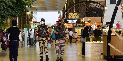 ಬೆಂಗಳೂರು ವಿಮಾನ ನಿಲ್ದಾಣದಲ್ಲಿ ಭದ್ರತಾ ಪಡೆಗಳು