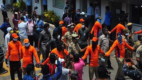 ಜನರ ಪ್ರತಿಭಟನೆ