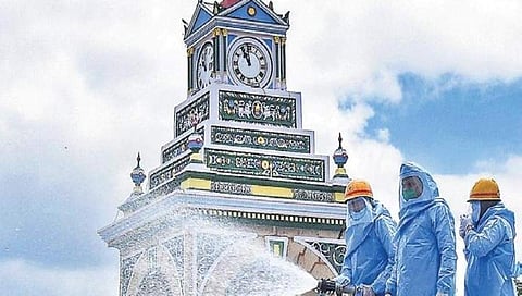 ದೇವರಾಜ ಮಾರುಕಟ್ಟೆಯಲ್ಲಿ ಸ್ಯಾನಿಟೈಸಿಂಗ್