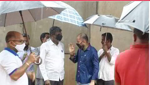 ಹೆದ್ದಾರಿಯಲ್ಲಿ ಕೃತಕ ನೆರೆ: ಸಚಿವ ಕೋಟ ಶ್ರೀನಿವಾಸ ಪೂಜಾರಿ ಕಾರು ತಡೆದು ಸಾರ್ವಜನಿಕರ ಆಕ್ರೋಶ