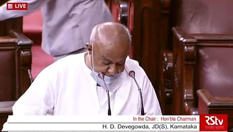 ಪ್ರಮಾಣವಚನ ಸ್ವೀಕಾರ ಮಾಡುತ್ತಿರುವ ಹೆಚ್.ಡಿ.ದೇವೇಗೌಡ
